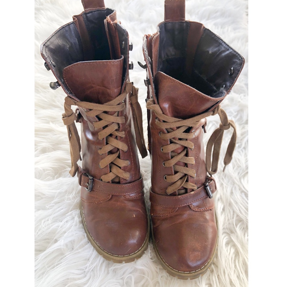 • Deena & Ozzy • Urban Outfitters • Brown Boots w/ Heel